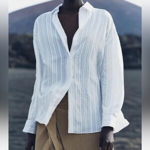 New white multipositional striped shirt